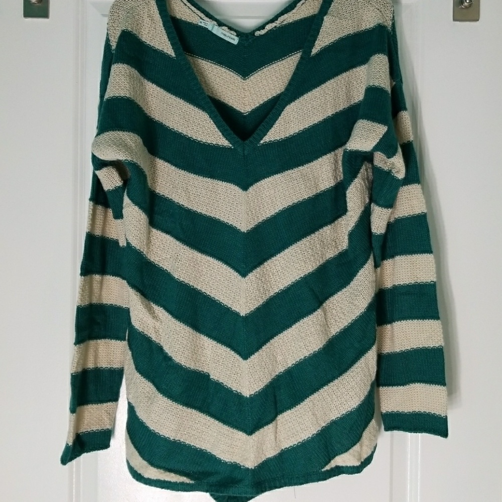 Maurices green and beige sweater